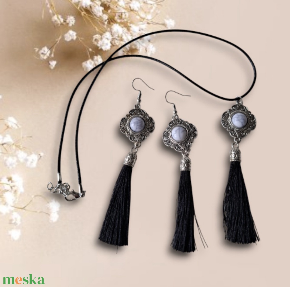 Fehér,  bojtos ékszer szett - ékszer - ékszerszett - Meska.hu