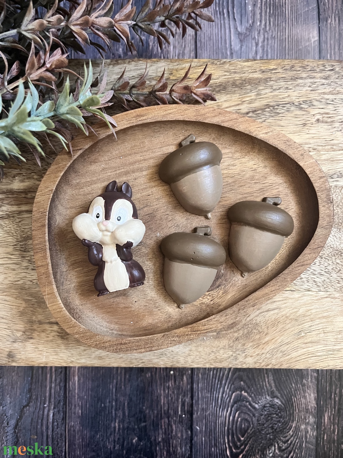 Chip és Dale mókus makkal - kellékek & szerszámok - díszíthető tárgyak - kerámia - Meska.hu