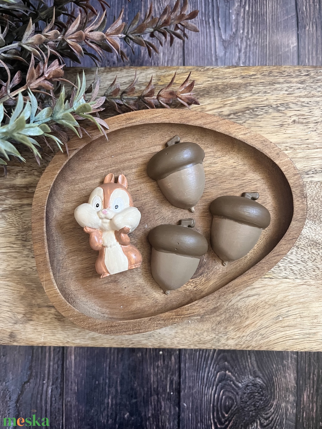 Chip és Dale mókus makkal - kellékek & szerszámok - díszíthető tárgyak - kerámia - Meska.hu