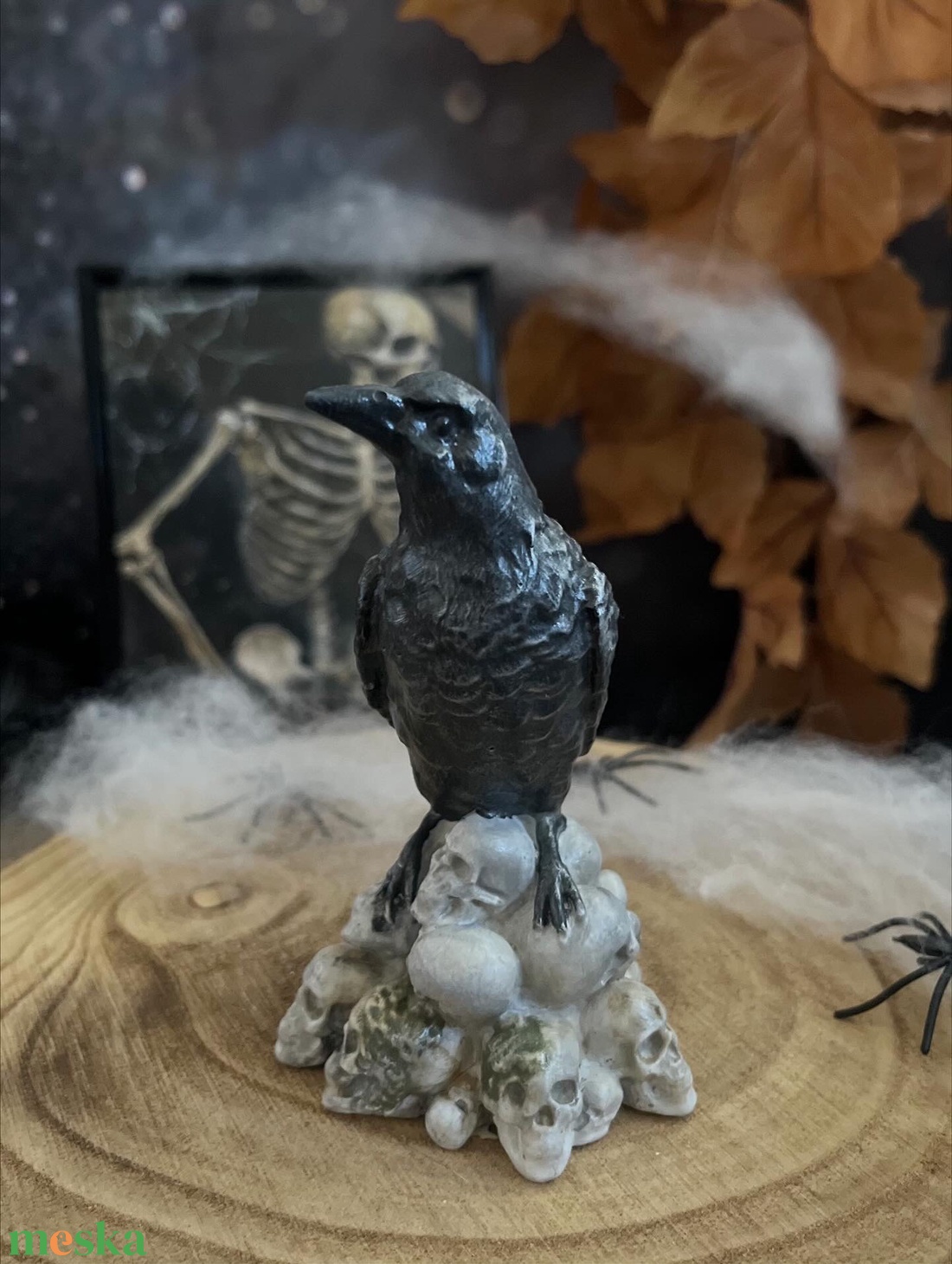 Varjú koponyákon - kellékek & szerszámok - díszíthető tárgyak - kerámia - Meska.hu Varjú koponyákon - kellékek & szerszámok - díszíthető tárgyak - kerámia - Meska.hu