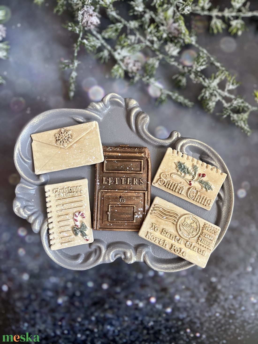 Karácsonyi postaláda - barna - kellékek & szerszámok - díszíthető tárgyak - kerámia - Meska.hu