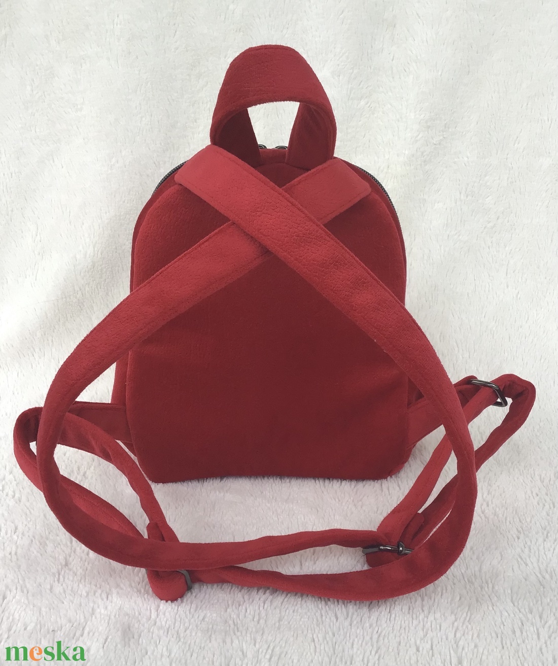 Gyönyörű, selymesen puha piros hátitáska, fekete kontraszttal - táska & tok - hátizsák - hátizsák - Meska.hu