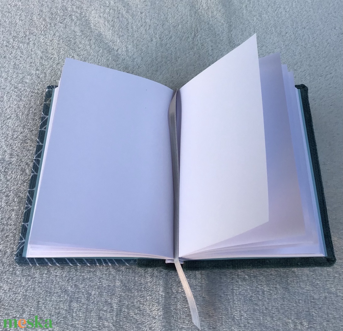 Türkizkék - vonal-mintás varrott, A6-os notesz - otthon & életmód - papír, írószer - jegyzetfüzet & napló - Meska.hu Türkizkék - vonal-mintás varrott, A6-os notesz - otthon & életmód - papír, írószer - jegyzetfüzet & napló - Meska.hu