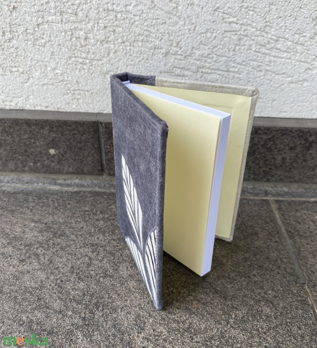 Sötétszürke mintás varrott, A6-os notesz - otthon & életmód - papír, írószer - jegyzetfüzet & napló - Meska.hu