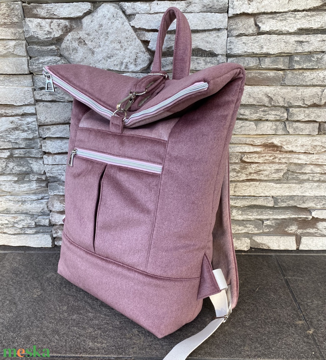 Pasztell rózsaszín lehajtós hátitáska - táska & tok - hátizsák - roll top hátizsák - Meska.hu