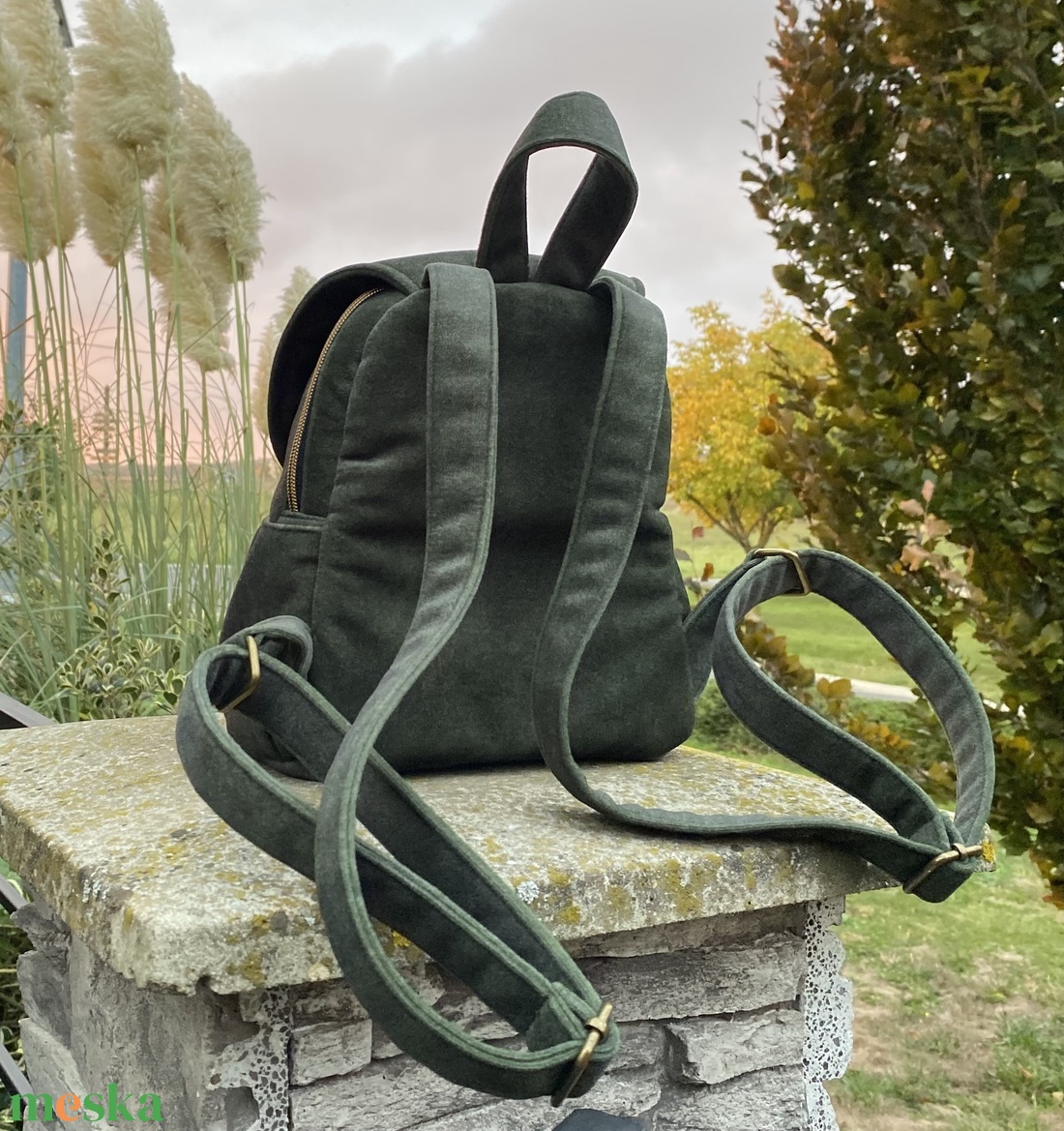 Mohazöld puha kicsi hátitáska - táska & tok - hátizsák - hátizsák - Meska.hu