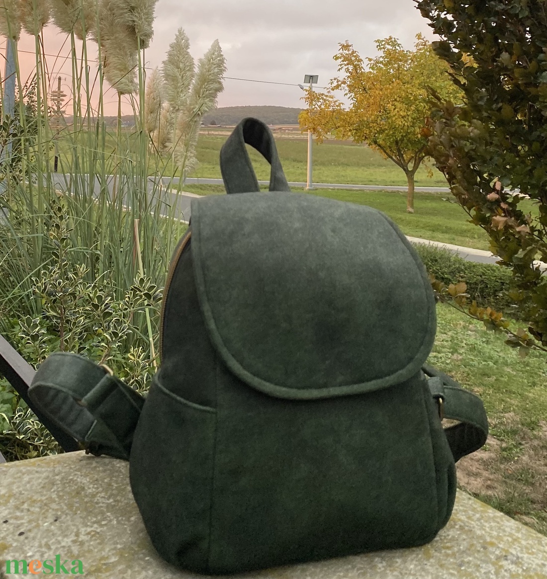 Mohazöld puha kicsi hátitáska - táska & tok - hátizsák - hátizsák - Meska.hu