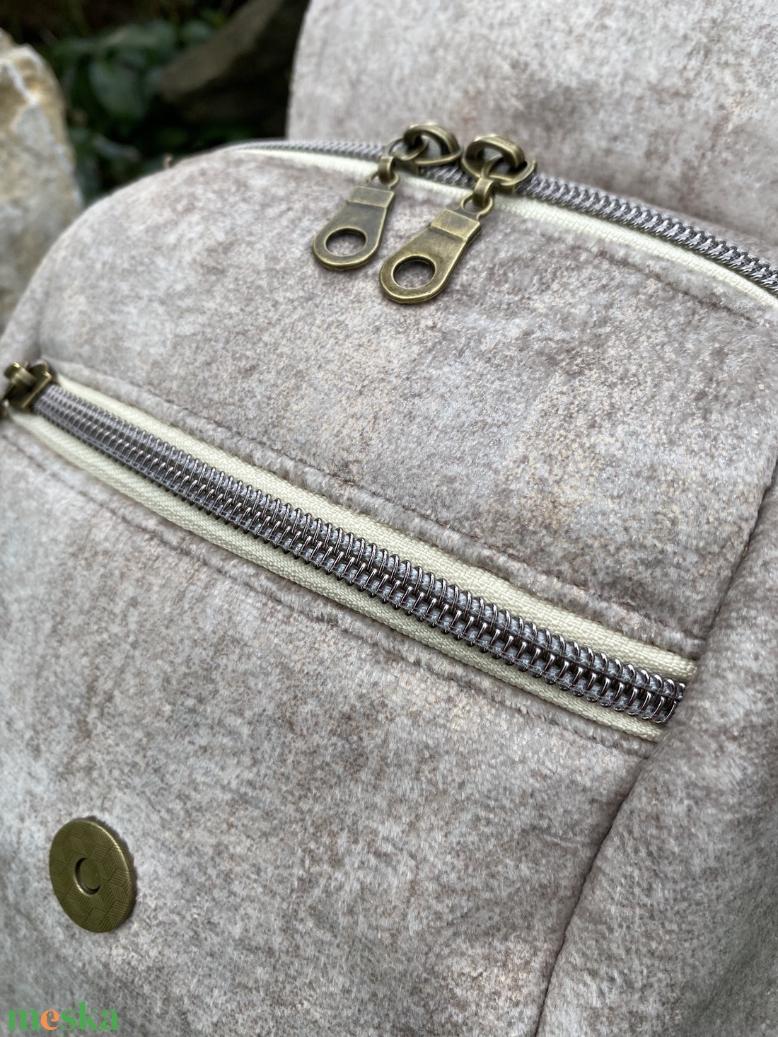 Homokszínű puha kicsi hátitáska - táska & tok - hátizsák - hátizsák - Meska.hu