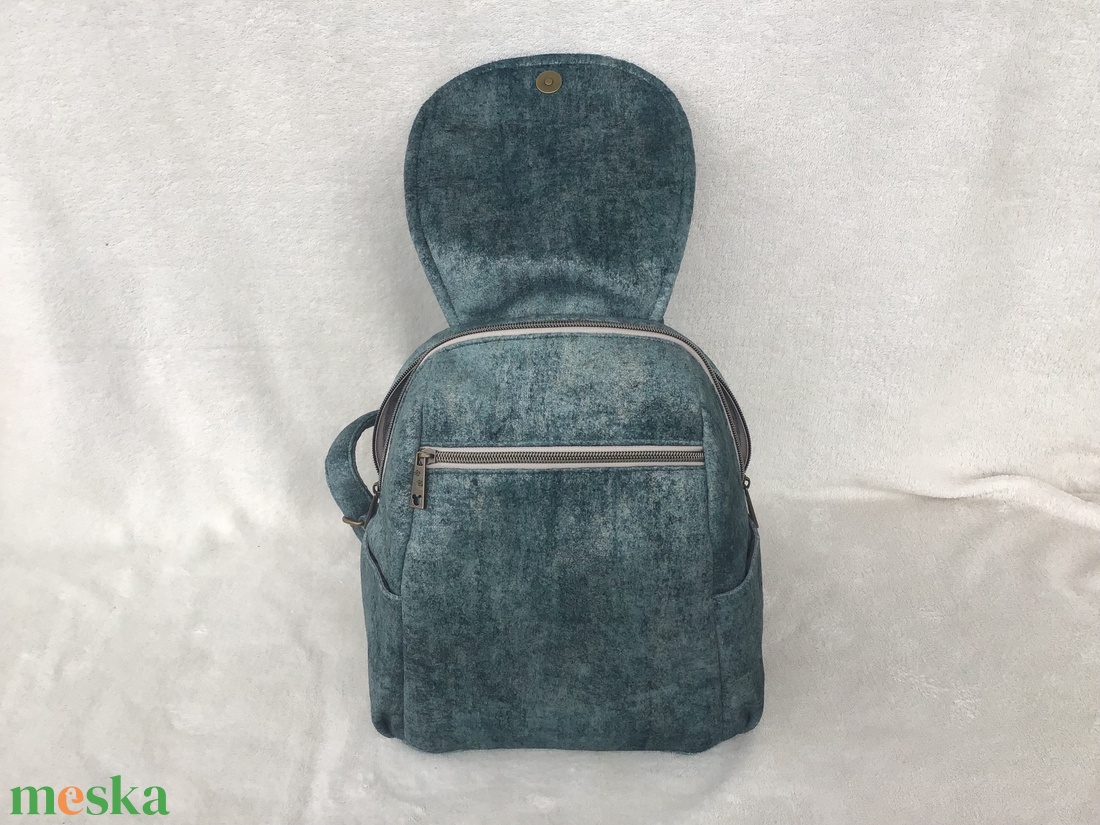 Rejtett cippzáros! - Puha hátitáska - táska & tok - hátizsák - hátizsák - Meska.hu