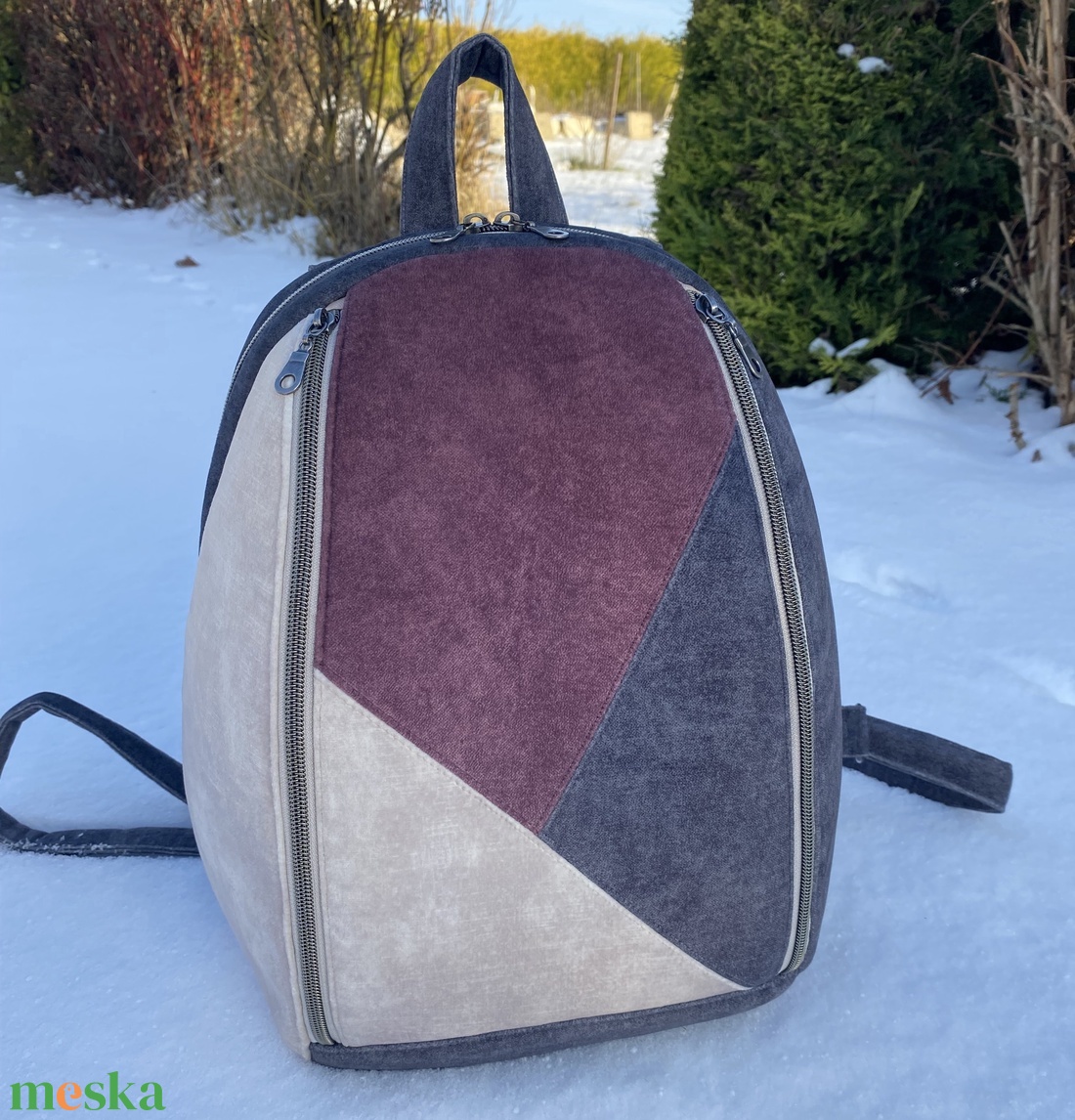Elegáns, geometrikus mintás hátitáska � szürke�bordó árnyalatokban - táska & tok - hátizsák - hátizsák - Meska.hu