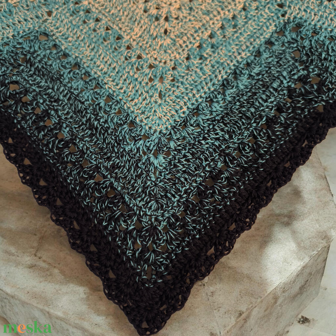 Horgolt vállkendő - ruha & divat - sál, sapka, kendő - kendő - Meska.hu