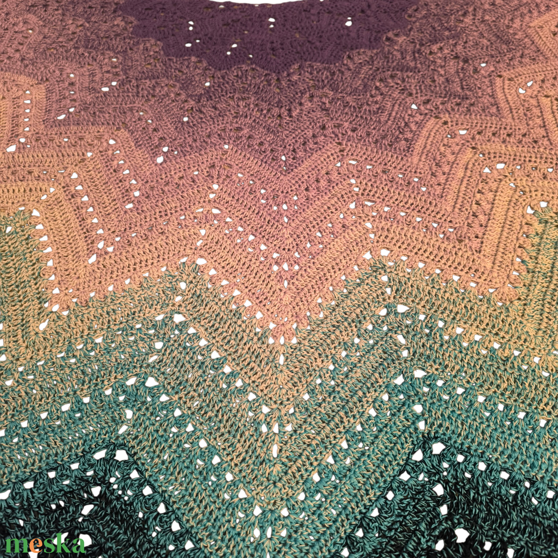 Horgolt vállkendő - ruha & divat - sál, sapka, kendő - kendő - Meska.hu