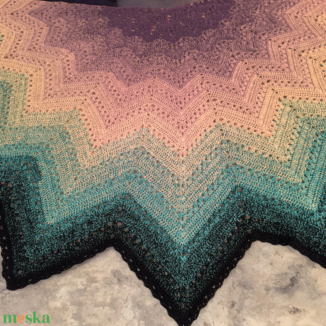 Horgolt vállkendő - ruha & divat - sál, sapka, kendő - kendő - Meska.hu