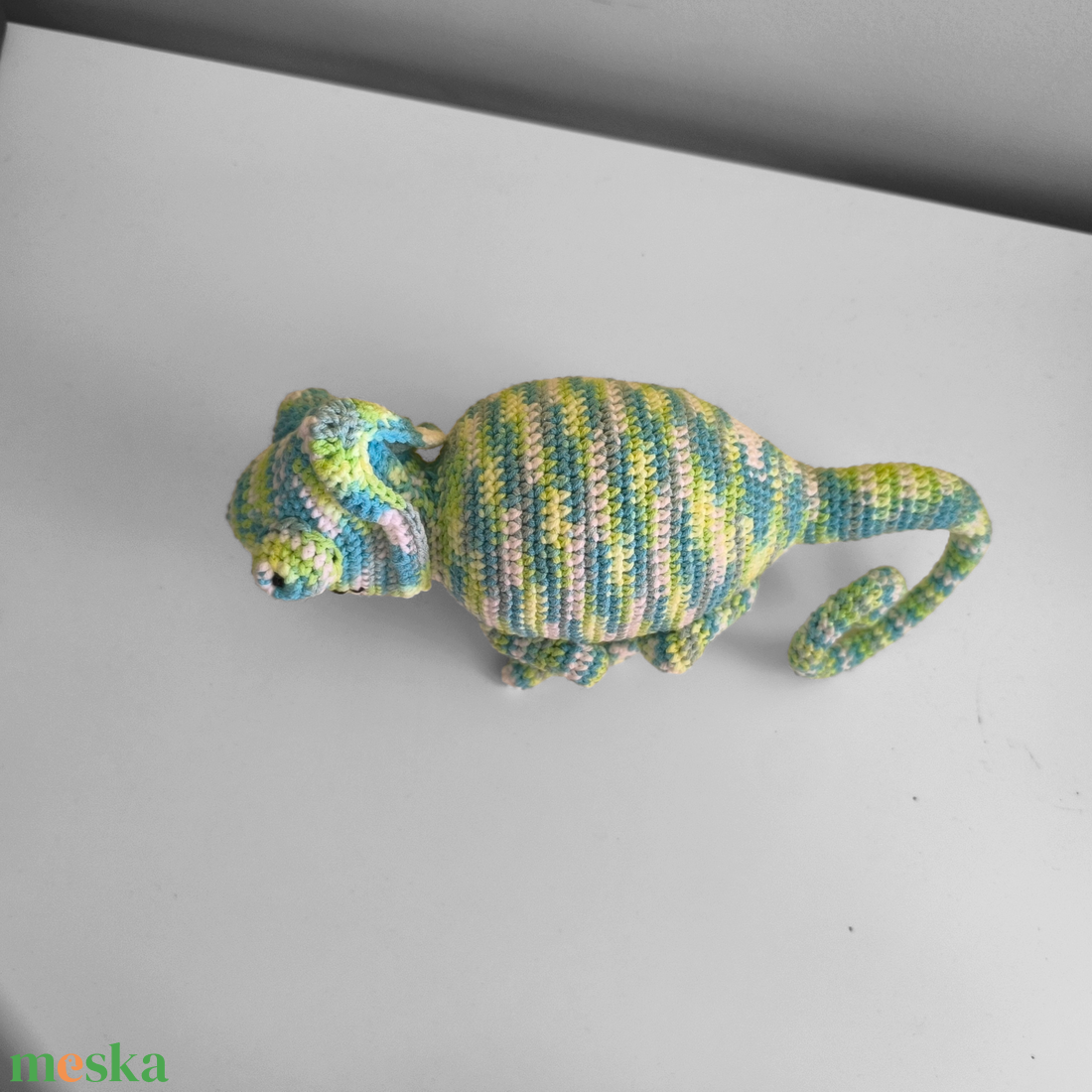 Kaméleon horgolt - játék & sport - plüssállat & játékfigura - más figura - Meska.hu