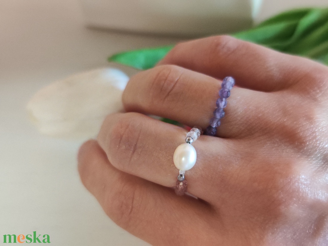 Tenyésztett gyöngy-eperkvarc-ametiszt gyűrű! - ékszer - gyűrű - gyöngyös gyűrű - Meska.hu