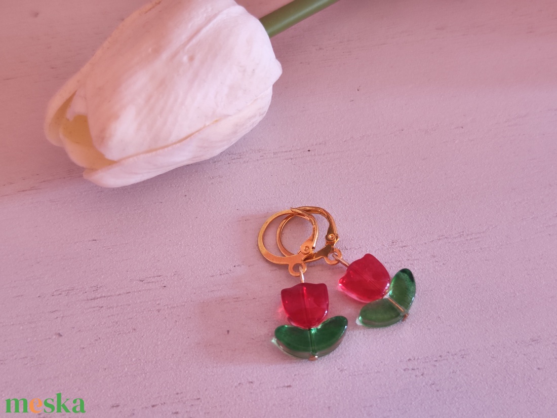Kis tulipán fülbevaló. - ékszer - fülbevaló - lógó fülbevaló - Meska.hu Kis tulipán fülbevaló. - ékszer - fülbevaló - lógó fülbevaló - Meska.hu