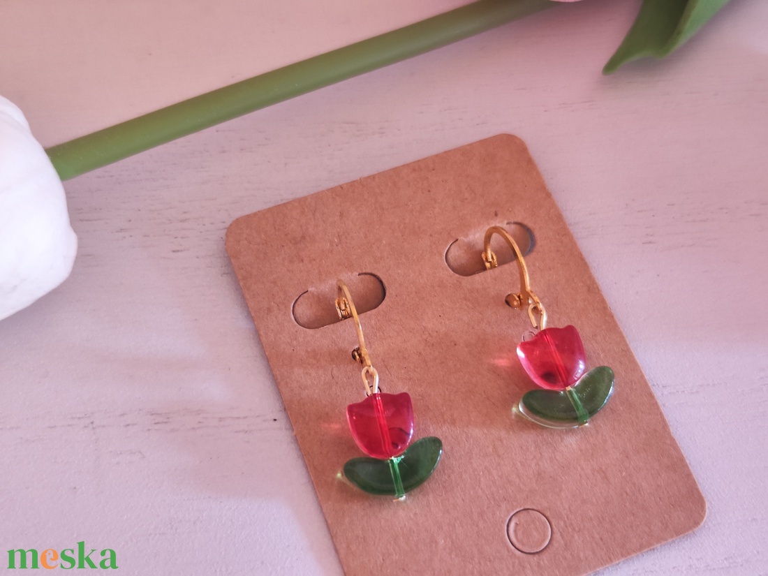 Kis tulipán fülbevaló. - ékszer - fülbevaló - lógó fülbevaló - Meska.hu Kis tulipán fülbevaló. - ékszer - fülbevaló - lógó fülbevaló - Meska.hu