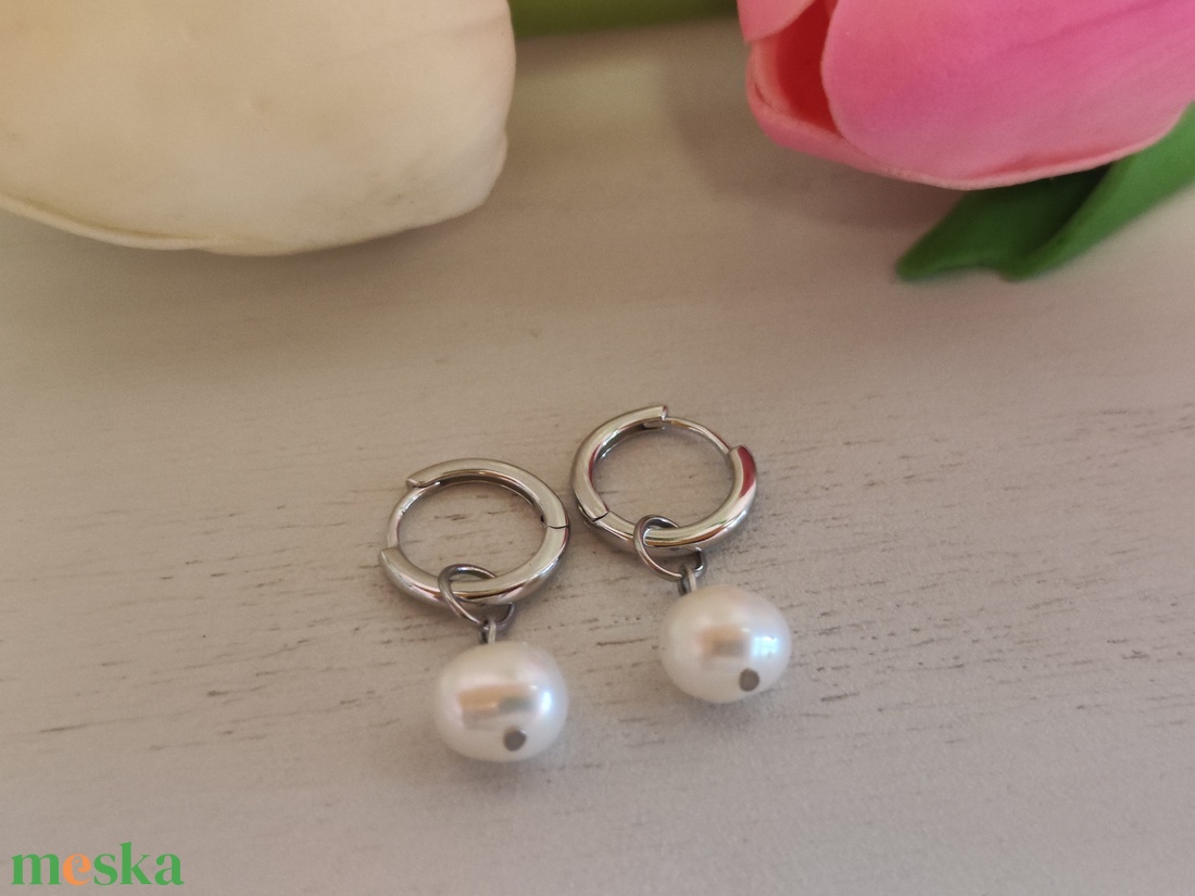 Elegáns S925 ezüst fülbevaló, tenyésztett gyönggyel! - ékszer - fülbevaló - lógós kerek fülbevaló - Meska.hu Elegáns S925 ezüst fülbevaló, tenyésztett gyönggyel! - ékszer - fülbevaló - lógós kerek fülbevaló - Meska.hu