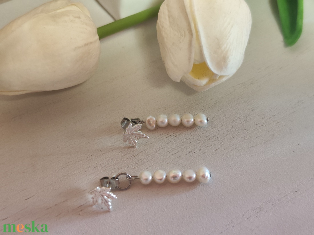 S925 ezüst leveles fülbevaló tenyésztett gyönggyel! - ékszer - fülbevaló - lógós kerek fülbevaló - Meska.hu S925 ezüst leveles fülbevaló tenyésztett gyönggyel! - ékszer - fülbevaló - lógós kerek fülbevaló - Meska.hu