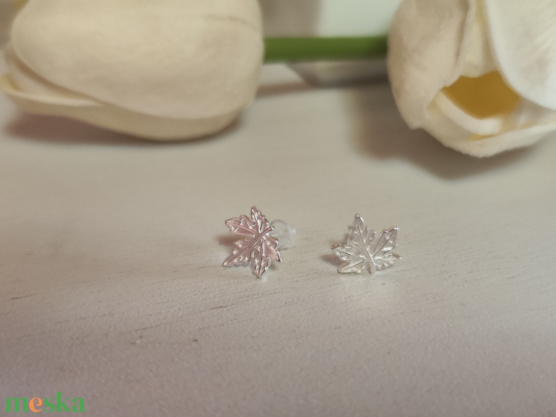 S925 ezüst leveles fülbevaló tenyésztett gyönggyel! - ékszer - fülbevaló - lógós kerek fülbevaló - Meska.hu S925 ezüst leveles fülbevaló tenyésztett gyönggyel! - ékszer - fülbevaló - lógós kerek fülbevaló - Meska.hu