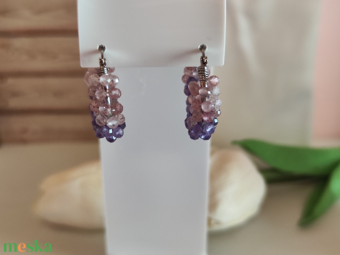 Egyedi nemesacél fülbevaló, Ametiszt-Eperkvarc ásvány gyöngyökkel! - ékszer - fülbevaló - karika fülbevaló - Meska.hu