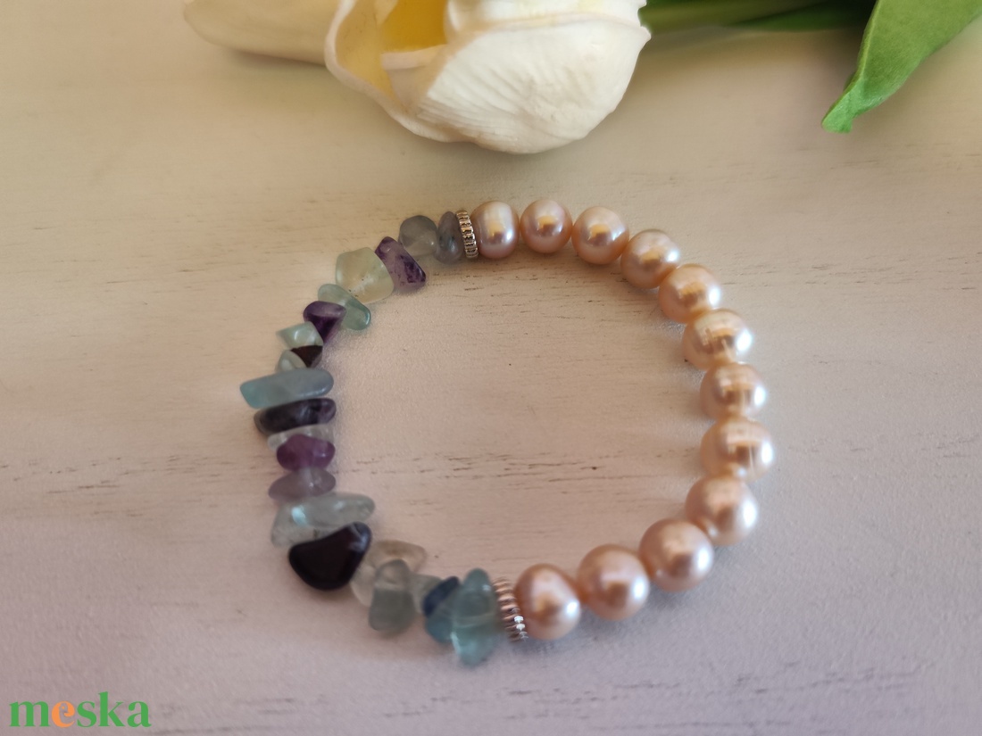 Édesvízi tenyésztett gyöngy - fluorit ásvány karkötő. - ékszer - karkötő - ásványkarkötő - Meska.hu