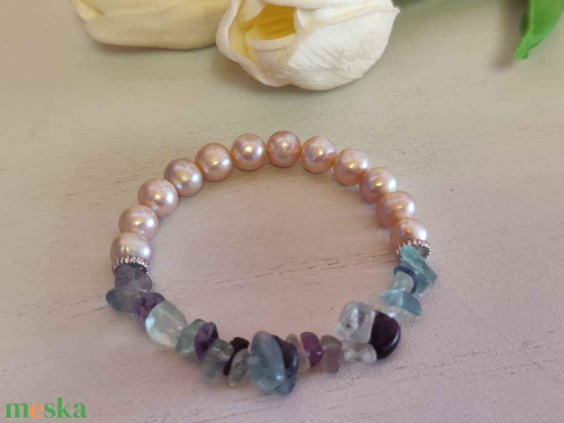 Édesvízi tenyésztett gyöngy - fluorit ásvány karkötő. - ékszer - karkötő - ásványkarkötő - Meska.hu