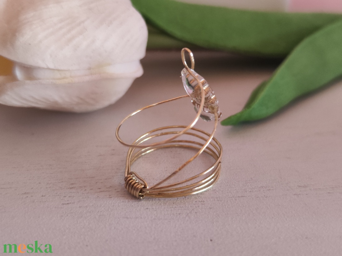 Egyedi, kézzel készült gyűrű, pillangó medállal. - ékszer - gyűrű - statement gyűrű - Meska.hu