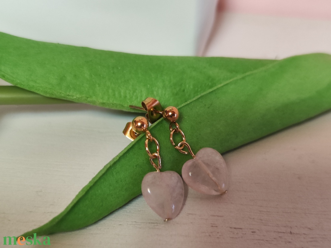 Nemesacél fülbevaló, rózsakvarc szív medállal! - ékszer - fülbevaló - lógó fülbevaló - Meska.hu