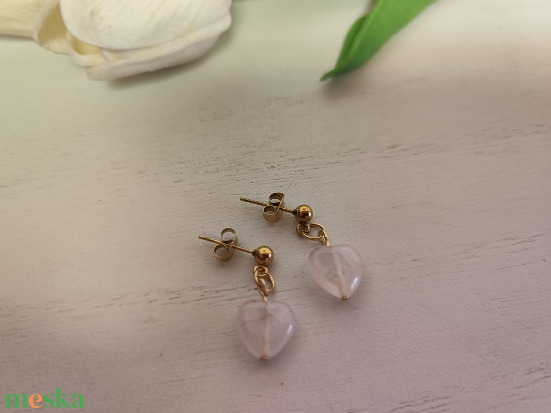 Nemesacél fülbevaló, rózsakvarc szív medállal! - ékszer - fülbevaló - lógó fülbevaló - Meska.hu