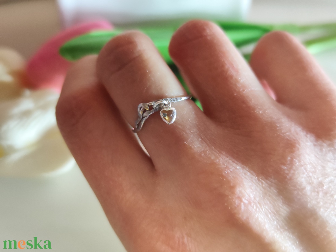 Egyedi gyűrű, S925 ezüst medállal. - ékszer - gyűrű - gyöngyös gyűrű - Meska.hu