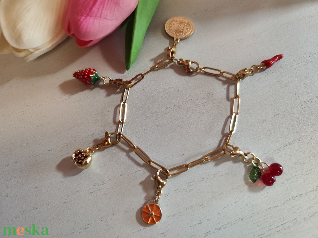 Kézműves nemesacél charm karkötő � egyedi gyümölcsös díszítéssel! - ékszer - karkötő - charm karkötő - Meska.hu