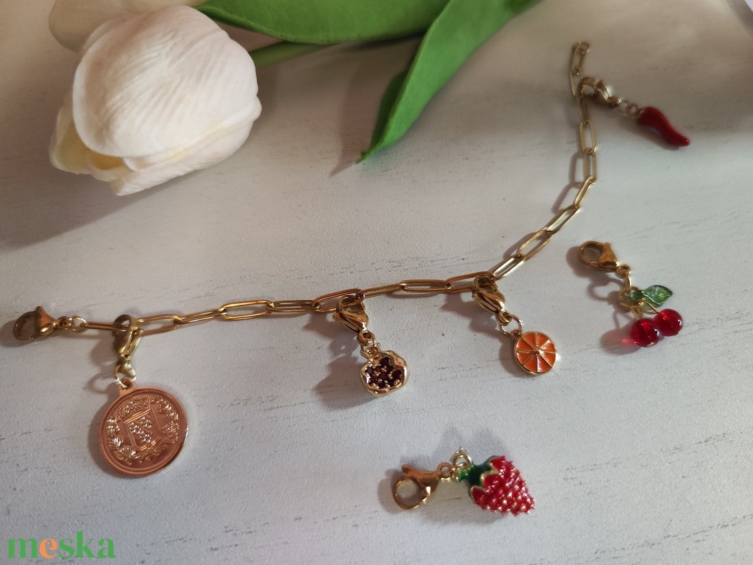 Kézműves nemesacél charm karkötő � egyedi gyümölcsös díszítéssel! - ékszer - karkötő - charm karkötő - Meska.hu