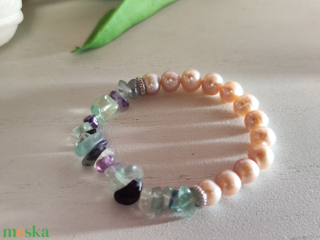 Édesvízi tenyésztett gyöngy - fluorit ásvány karkötő. - ékszer - karkötő - ásványkarkötő - Meska.hu