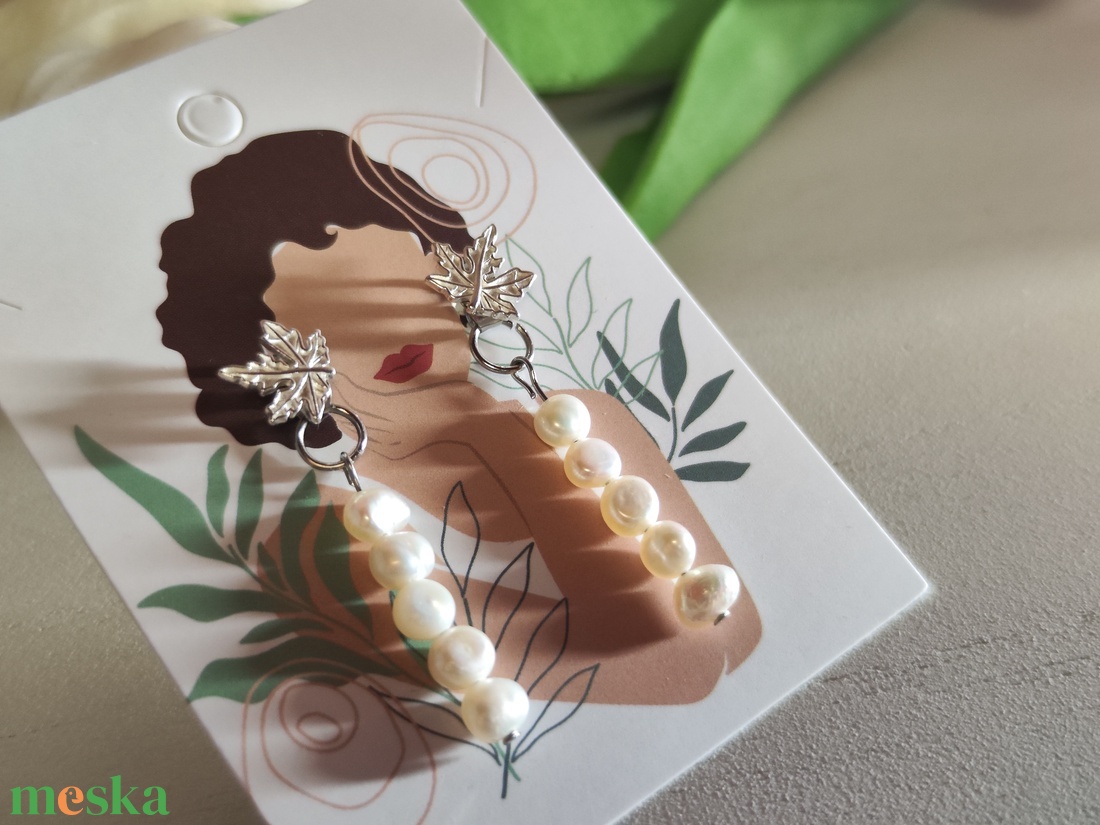 S925 ezüst leveles fülbevaló tenyésztett gyönggyel! - ékszer - fülbevaló - lógós kerek fülbevaló - Meska.hu