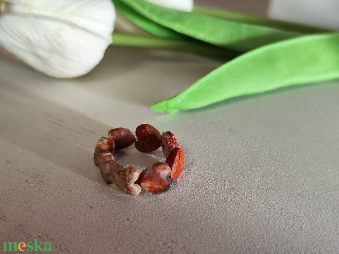 Természetes AAA vörös jáspis szív gyöngyös gyűrű � kényelmes viselet! � - ékszer - gyűrű - gyöngyös gyűrű - Meska.hu