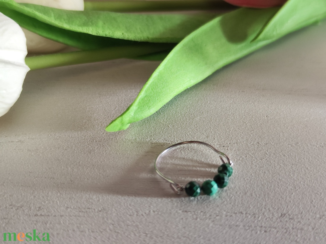 Egyedi malachit fazettált gyöngyös nemesacél gyűrű � 2026 trendi!  - ékszer - gyűrű - gyöngyös gyűrű - Meska.hu