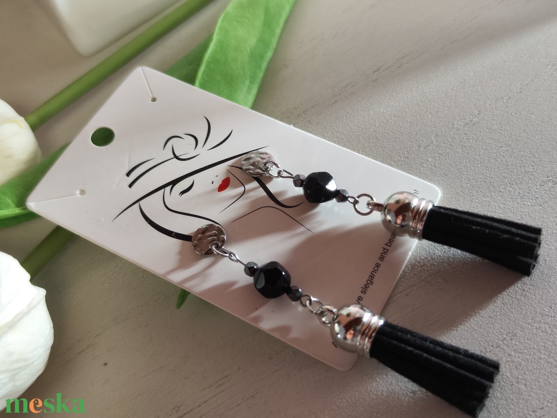 Nemesacél bojtos bedugós fülbevaló fekete ónix -hematit gyöngyökkel � 2026 legforróbb rojtos trendje! - ékszer - fülbevaló - rojtos fülbevaló - Meska.hu