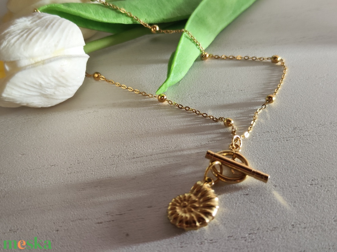 Tengeri elegancia: Nemesacél nyaklánc csiga medállal! - ékszer - nyaklánc - medálos nyaklánc - Meska.hu