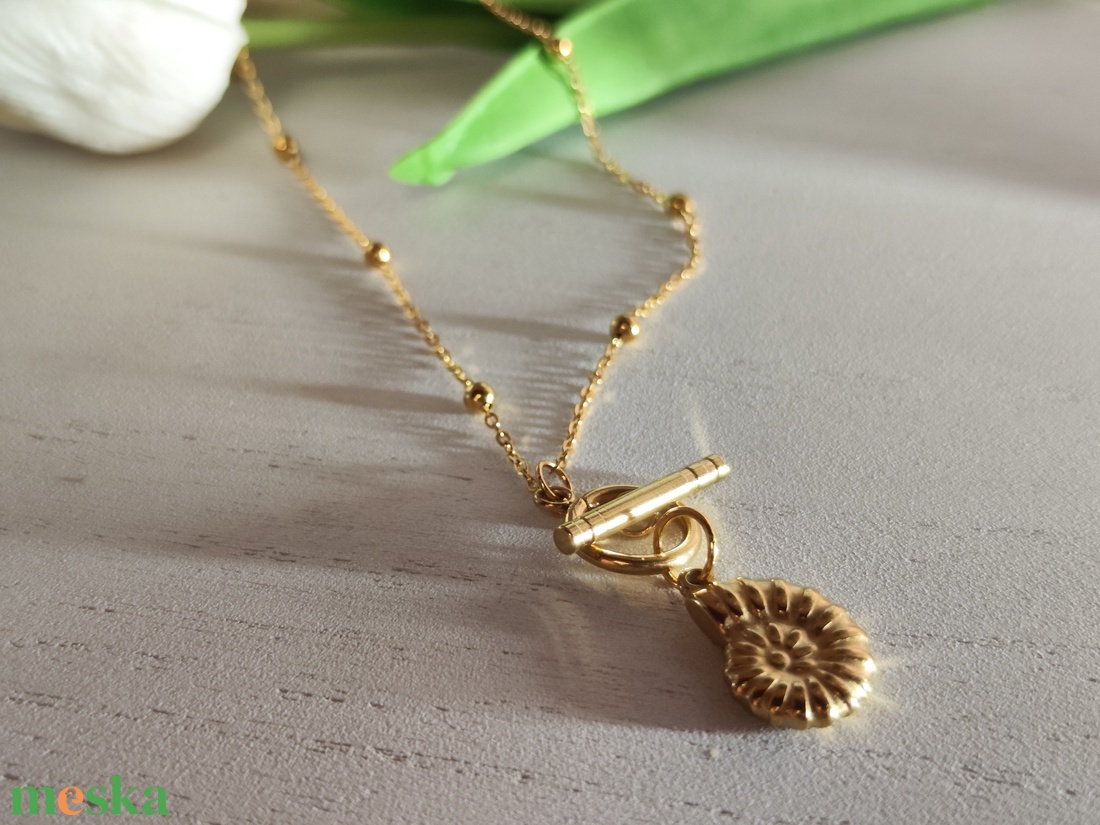 Tengeri elegancia: Nemesacél nyaklánc csiga medállal! - ékszer - nyaklánc - medálos nyaklánc - Meska.hu