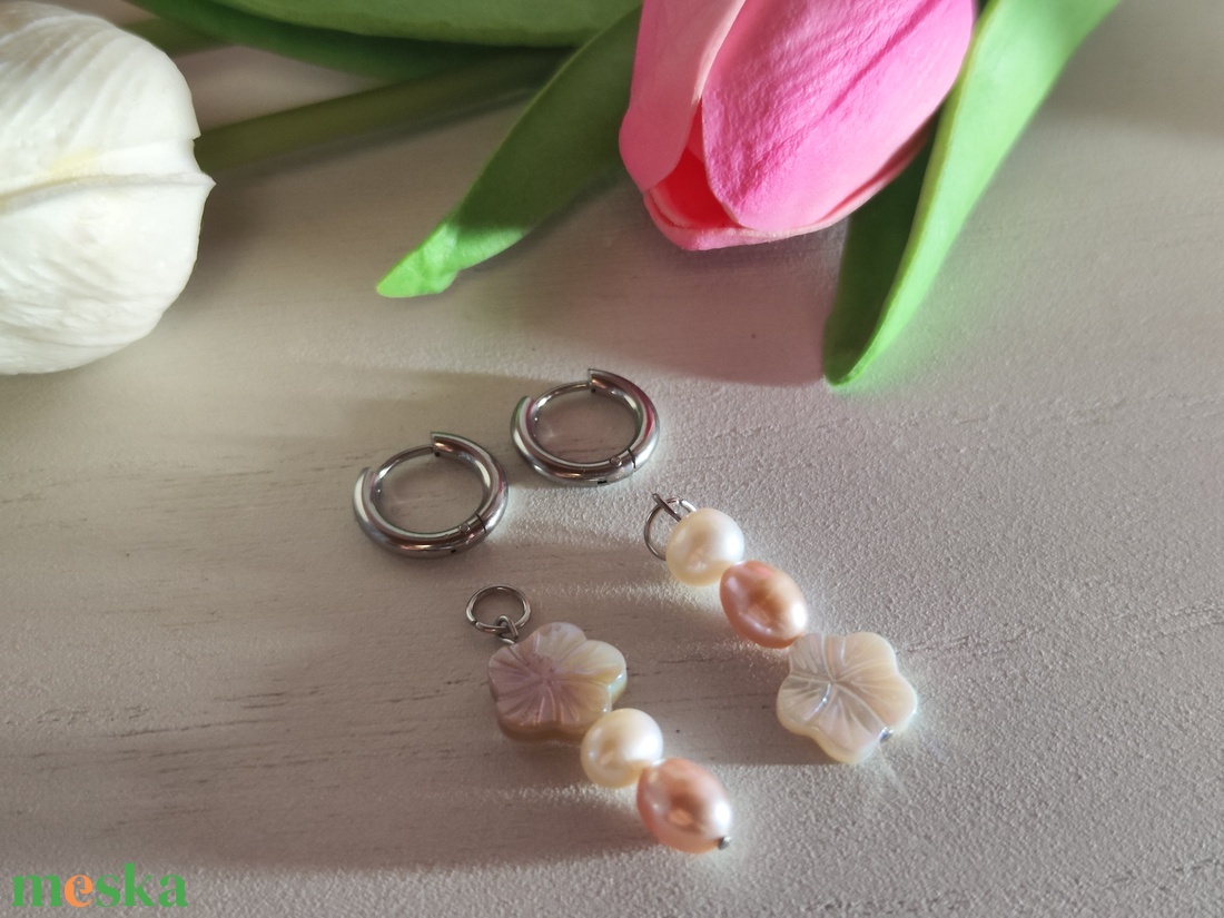 Egyedi, aszimmetrikus nemesacél, tenyésztett gyöngy fülbevaló! - ékszer - fülbevaló - lógó fülbevaló - Meska.hu