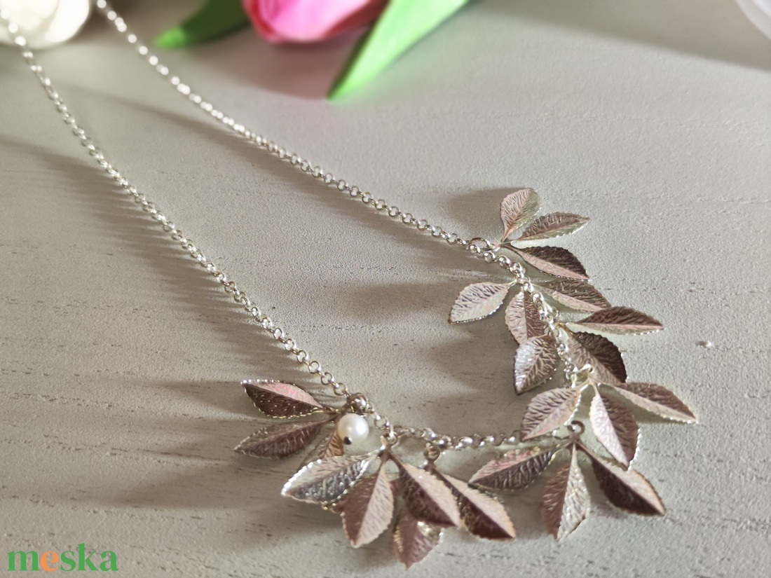 Különleges ezüst nyaklánc háromlevelű medálokkal és édesvízi gyönggyel � Lelki egyensúly ajándékba! - ékszer - nyaklánc - y nyaklánc - Meska.hu