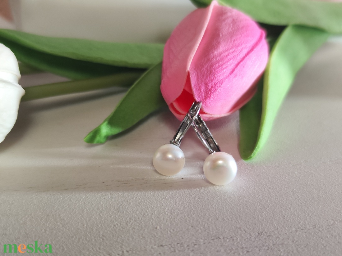 Elegáns édesvízi gyöngy fülbevaló � 9 mm  - ékszer - fülbevaló - lógós kerek fülbevaló - Meska.hu