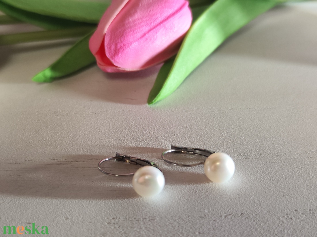 Elegáns édesvízi gyöngy fülbevaló � 9 mm  - ékszer - fülbevaló - lógós kerek fülbevaló - Meska.hu