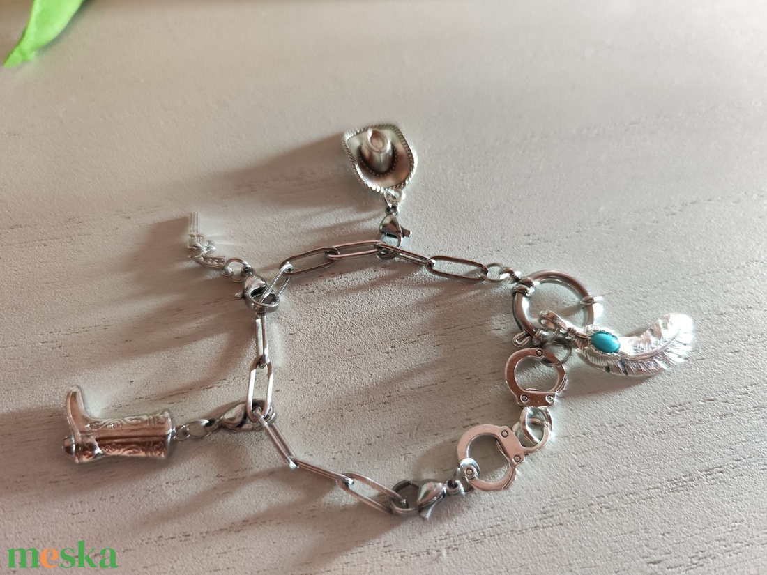Western Cowboy Stílusú Nemesacél Karkötő Charmokkal! - ékszer - karkötő - charm karkötő - Meska.hu