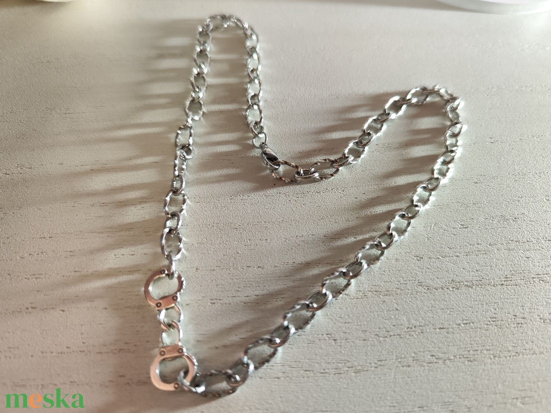 Masszív nemesacél nyaklánc bilinccsel � unisex, strapabíró ékszer! - ékszer - nyaklánc - medálos nyaklánc - Meska.hu
