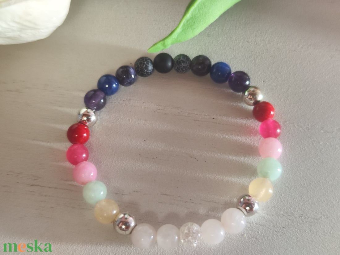 Téli álom � Egyedi színtípus karkötő ásványokból (16 cm, 6 mm) - ékszer - karkötő - ásványkarkötő - Meska.hu