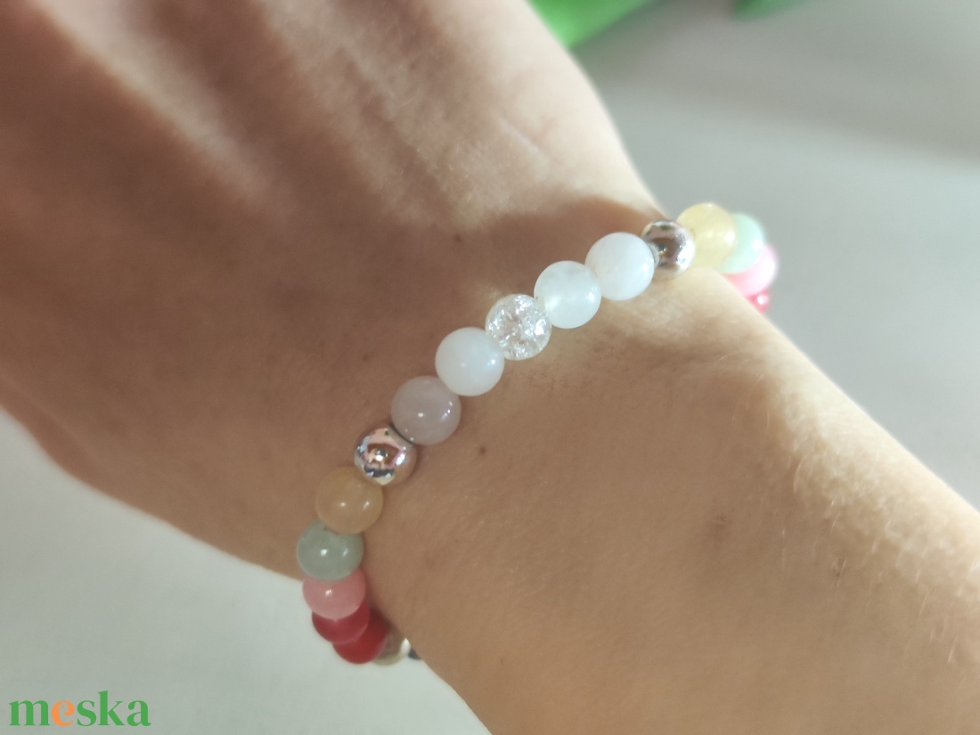 Téli álom � Egyedi színtípus karkötő ásványokból (16 cm, 6 mm) - ékszer - karkötő - ásványkarkötő - Meska.hu