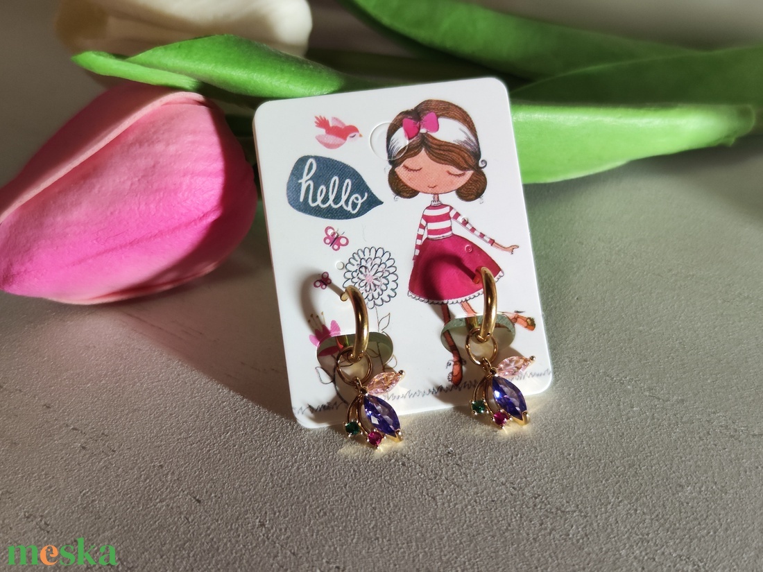 Kézzel készült nemesacél karika fülbevaló cirkónium pillangó medállal � arany ragyogás!  - ékszer - fülbevaló - lógó fülbevaló - Meska.hu