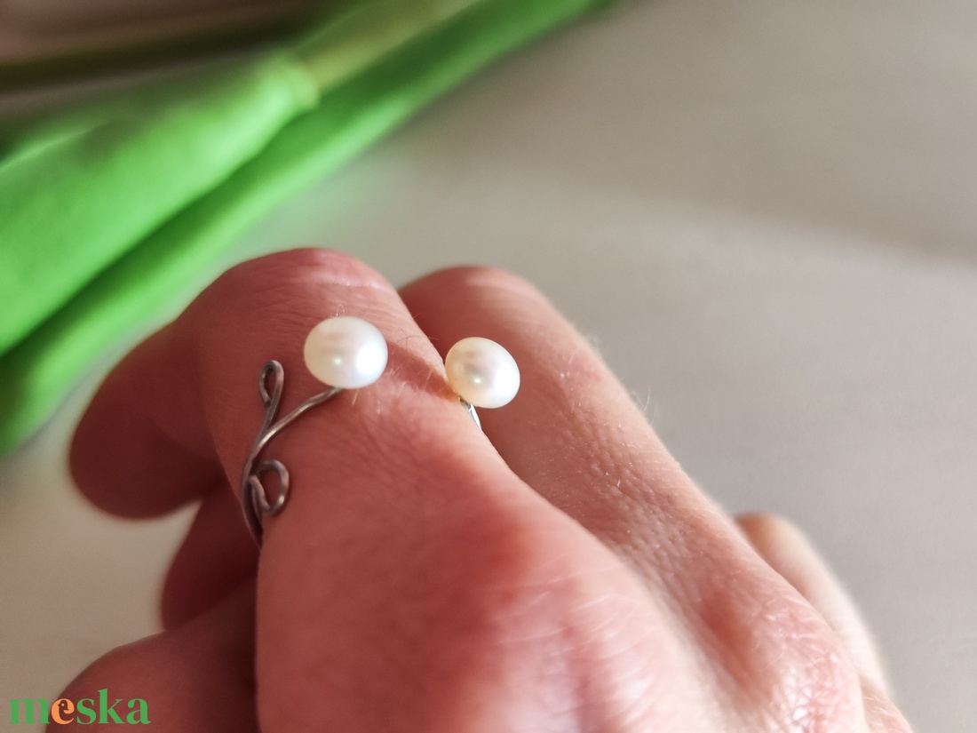 Egyedi kézzel készült édesvízi tenyésztett gyöngy gyűrű! - ékszer - gyűrű - gyöngyös gyűrű - Meska.hu